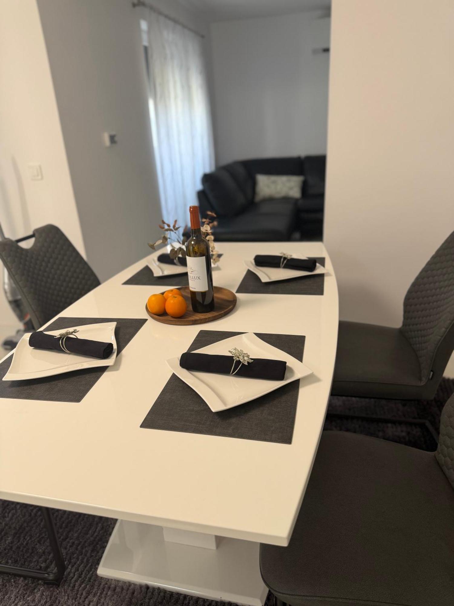 Apartmani Beril Lux โรวีน ภายนอก รูปภาพ