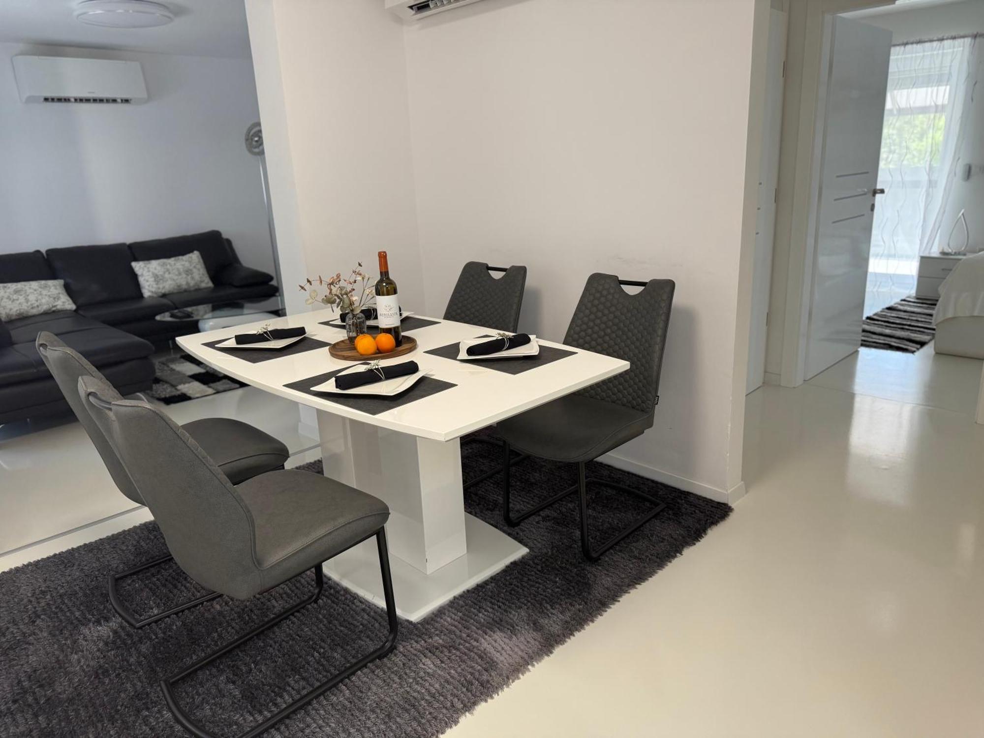 Apartmani Beril Lux โรวีน ภายนอก รูปภาพ