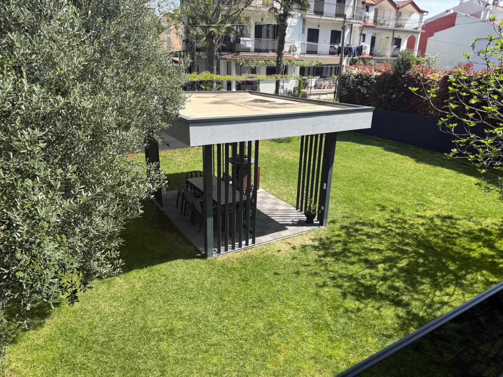 Apartmani Beril Lux โรวีน ภายนอก รูปภาพ