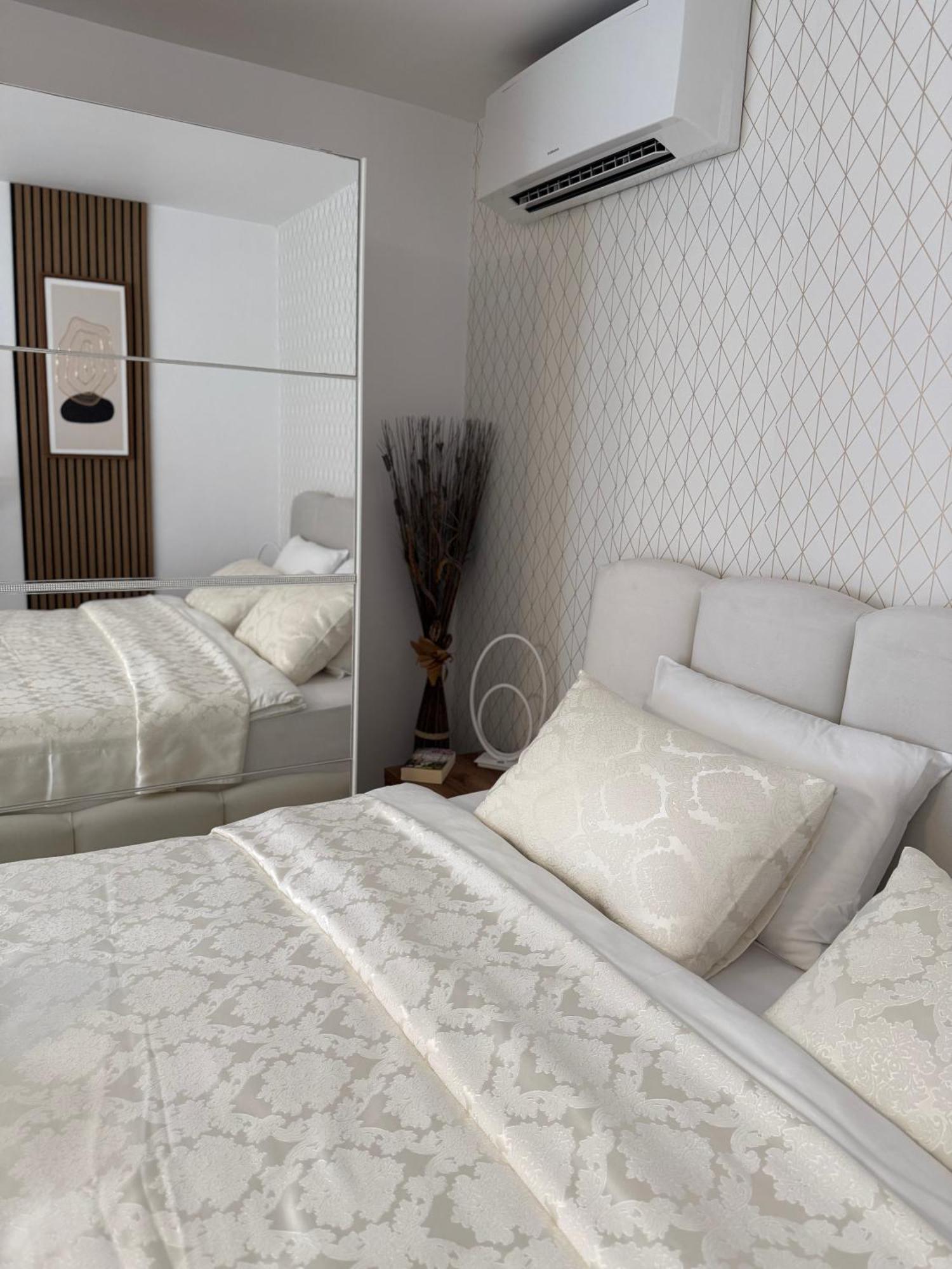 Apartmani Beril Lux โรวีน ภายนอก รูปภาพ