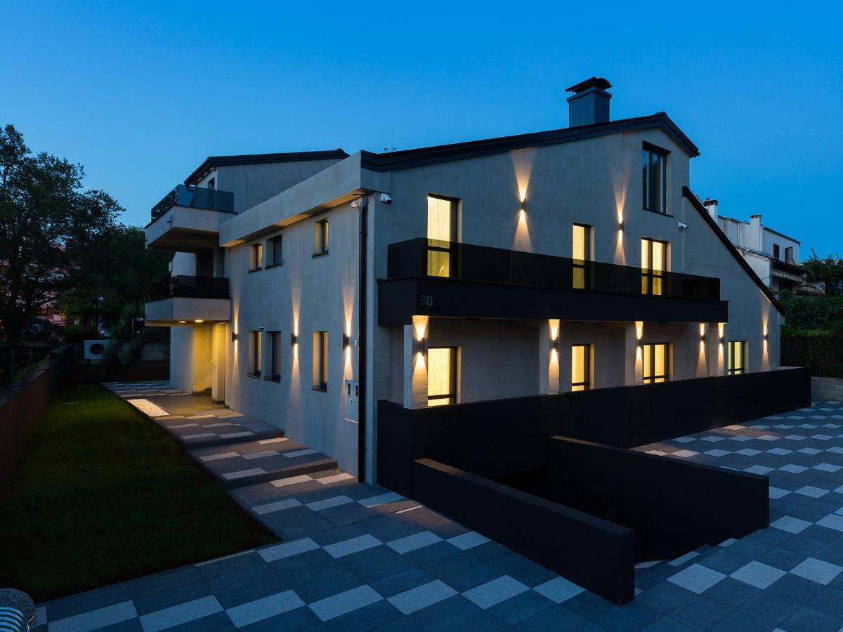 Apartmani Beril Lux โรวีน ภายนอก รูปภาพ