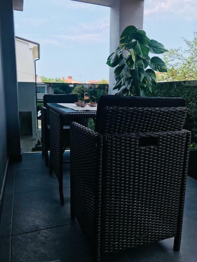 Apartmani Beril Lux โรวีน ภายนอก รูปภาพ